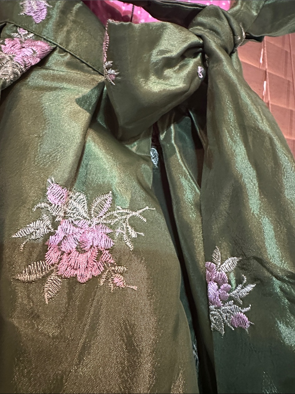 NWT pink polka dot midi dirndl with embroidered green taffeta apron. - Picture 8 of 10